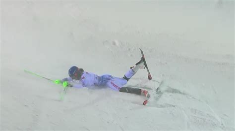 VIDEO - Alpine Skiing news - Petra Vlhova crashes out in second run ...