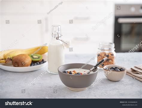 2,022 Cereal bowl front Images, Stock Photos & Vectors | Shutterstock