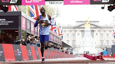 London Marathon Men’s Winner Kelvin Kiptum Misses World Record by 16 ...