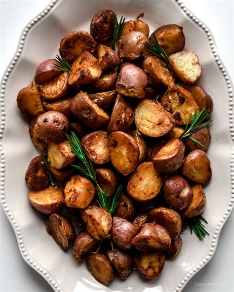 Crispy Stovetop Roasted Red Potatoes Recipe · i am a food blog i am a ...