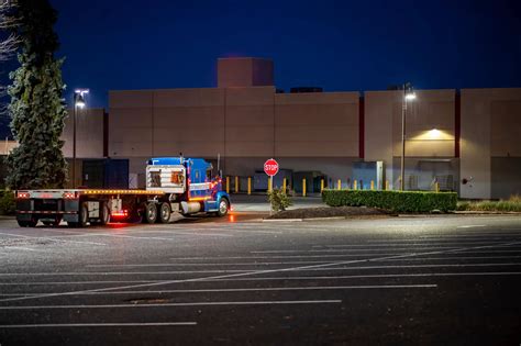 Night Truck Driving: What You Need to Know (Plus Useful Tips To Stay Safe) – Trucker Daily