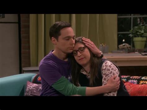 Sheldon cantando Soft Kitty a Amy - Sheldon singing soft kitty to Amy Chords - Chordify