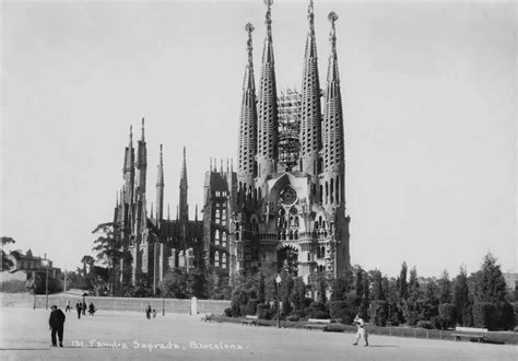 Sagrada Familia History Of The Temple And Facts – ShutterBulky