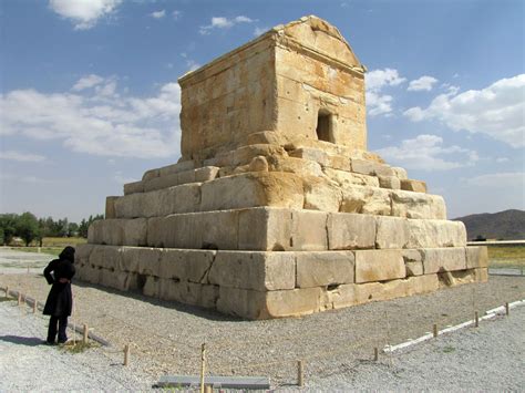 Travel Iran: Pasargadae - Tomb of Cyrus the Great