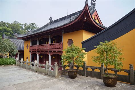 Hangzhou’s Lingyin Scenic Area: Flying Peaks & The Soul's Retreat - Sailingstone Travel