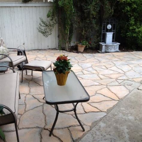 Sereno Natural Shape 50-sq -ft Patio on a Pallet Block Project Kit in ...