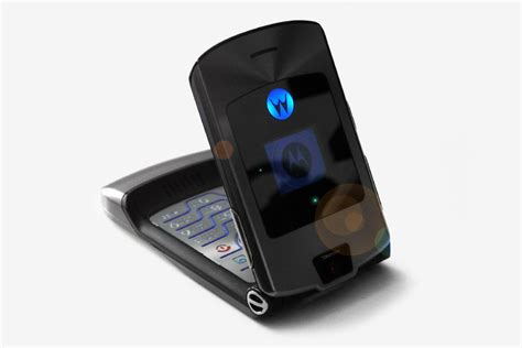 Motorola RAZR Folding Smartphone | HiConsumption