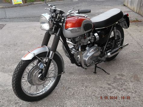 TRIUMPH 650 BONNEVILLE T120R 1969 CLEAN BIKE