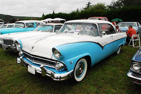 1955 Ford Fairlane - Information and photos - MOMENTcar