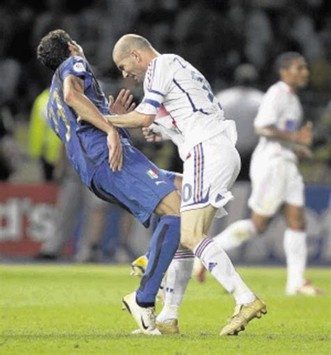 Sculpture of Zidane headbutt 'ode to defeat'