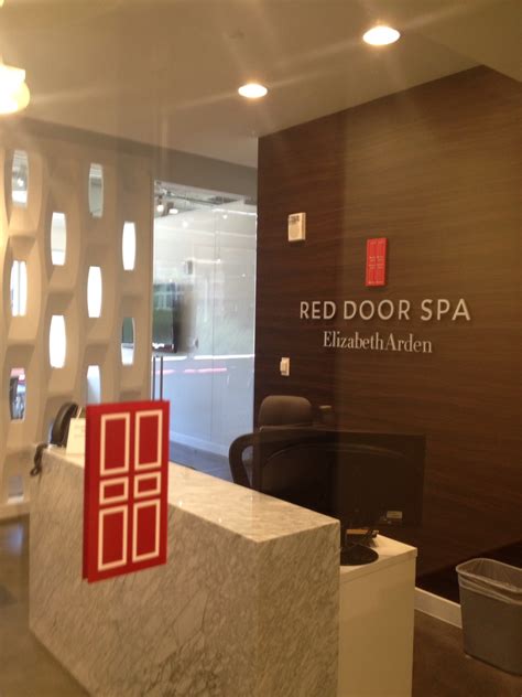 Red Door Spa Office | CMDA Design Bureau Inc.