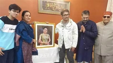 Aamir Khan visits late Dangal co-star Suhani Bhatnagar's home in Faridabad | Bollywood ...