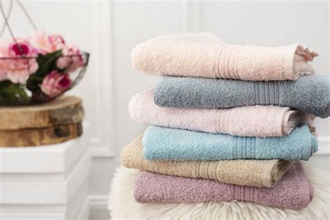 Bath Towel Sizes (Standard & Bath Sheet Dimensions)