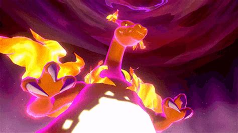 Charizard Dynamax GIF - Charizard Dynamax Gigantamax - Discover & Share ...