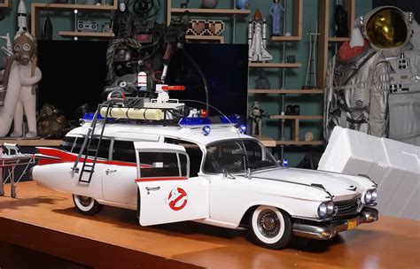 Ghostbusters Ecto-1 1/6 Scale Model Is Huge and Extremely Detailed ...