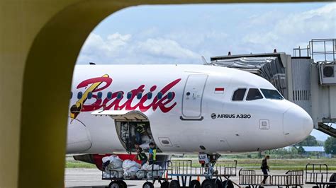 Batik Air pilots: Plane veered off flight path after both pilots fell asleep, Indonesian ...