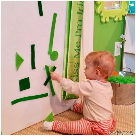 DIY Green Felt Board Play - How2Play.Today