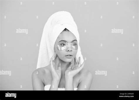 Collagen mask hi-res stock photography and images - Alamy