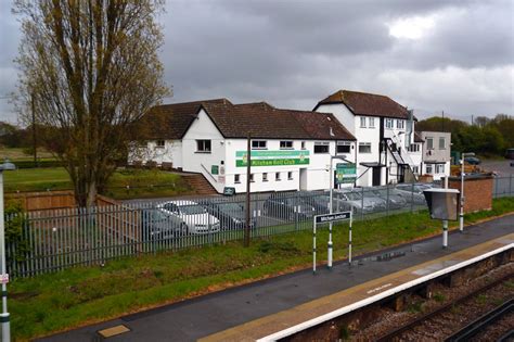 Mitcham Golf Club © Dr Neil Clifton :: Geograph Britain and Ireland