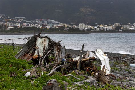 Malaysian investigators found more MH370 debris near Reunion Island - Business Insider