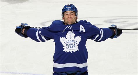 Maple Leafs' John Tavares scores the 300th goal of his career