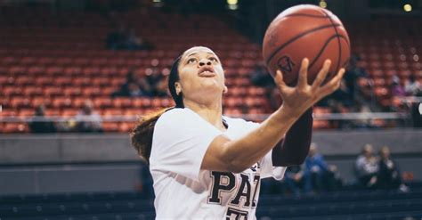 Texas A&M’s Chennedy Carter Mirrors This NBA All-Star Guard's Game ...