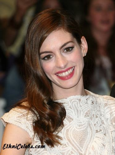 Anne Hathaway - Ethnicity of Celebs | EthniCelebs.com