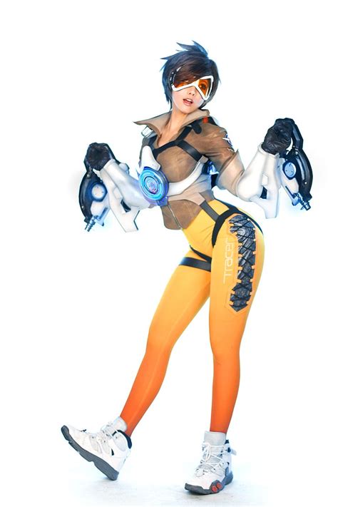 whoa at this overwatch cosplay (tracer) | IGN Boards