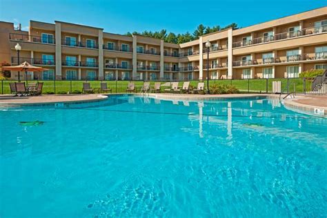 Holiday Inn Lake George: Located Near Top Lake George Events