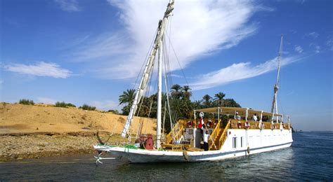 Cruise from Aswan to Esna - Nile Dahabiya Boats