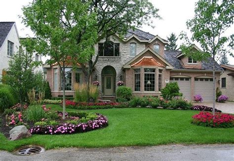 25 Landscape Ideas and Tips For Farmhouse | Relentless Home
