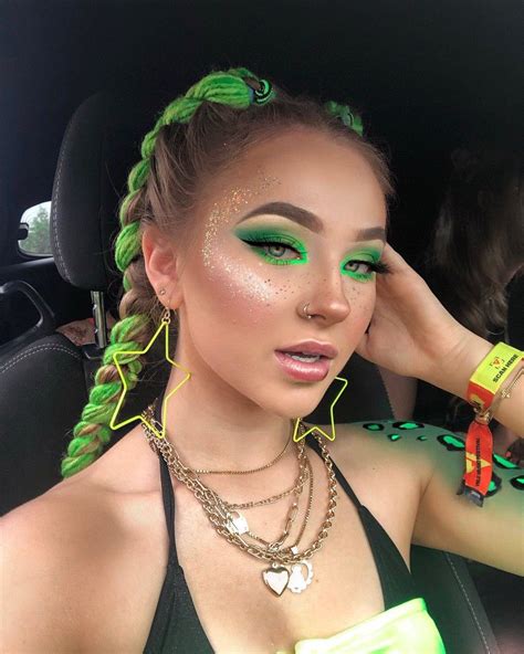 Pinterest: @Claudiagabg | Festival eye makeup, Coachella makeup, Neon makeup