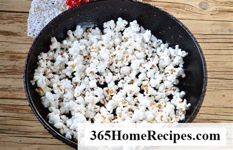 Perfect homemade popcorn recipe on the stove