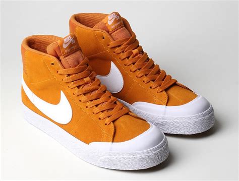 Nike Blazer Mid Circuit Orange Nike SB Dunk Low - Sneaker Bar Detroit