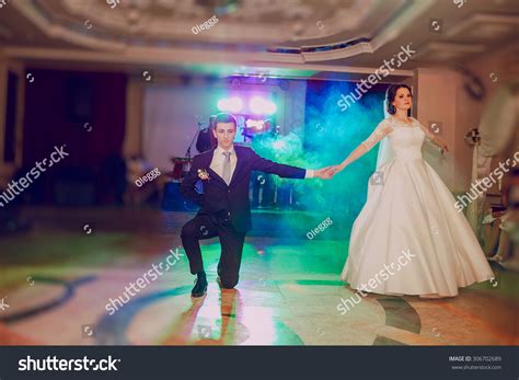 Romantic Couple Dancing On Their Wedding Stock Photo 306702689 ...