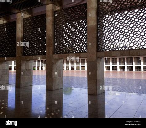 Interior design of Istiqlal mosque Stock Photo - Alamy