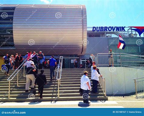 Dubrovnik Airport arrivals editorial photography. Image of dubrovnik - 35748167