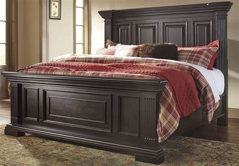 Willenburg Dark Brown Cal. King Panel Bed from Ashley | Coleman Furniture