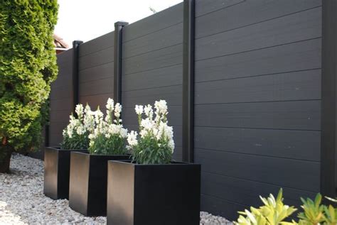 Do's and Don'ts for Choosing the Right Fence Colour | Maria Killam