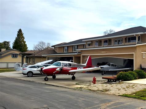 What it's like to live in the California neighborhood designed for pilots whose homes have ...