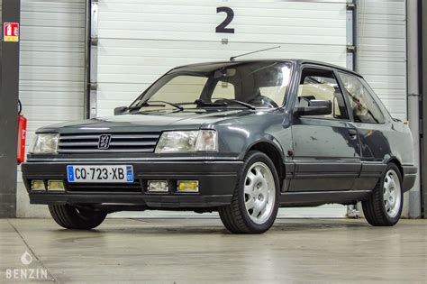 PHOTOS - Peugeot 309 GTI 16, le monstre français