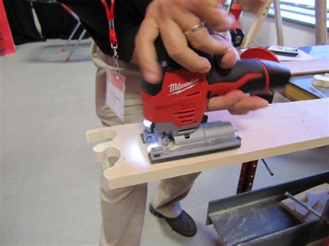 Milwaukee M12 Cordless Jig Saw Review