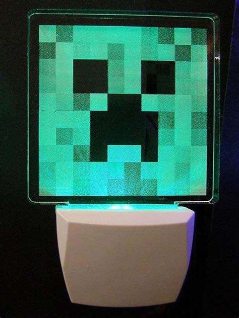 Minecraft Creeper Night Light | Gadgetsin