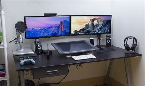 yourpcbuilds | Computer desk setup, Desk setup, Computer setup