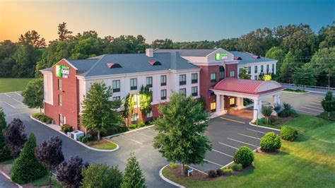 Holiday Inn Express Hotel & Suites Tullahoma, An IHG Hotel from $126. Tullahoma Hotel Deals ...