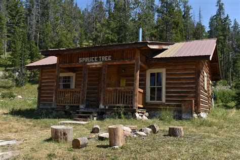 The Cabins | Elkhorn Hotsprings