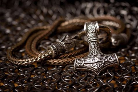 How a Viking Amulet Solved the Mystery of Thor's Hammer | Norse, Norse symbols, Norse mythology