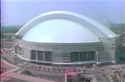 See How Toronto's SkyDome Stadium Was Built In This Time-Lapse Video