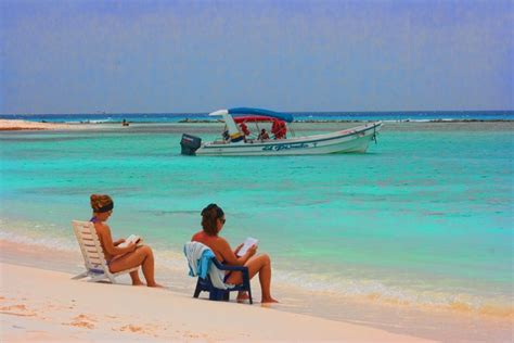 Enjoy Los Roques. Among Top 5 Best beaches in the Caribbean