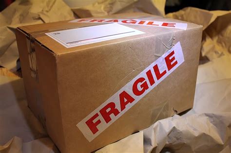 How to Pack Fragile Items | Oz Moving